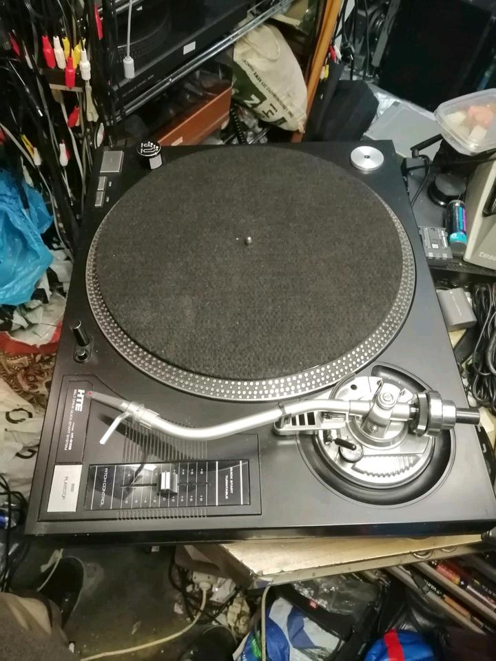 HTE Model HT-910Q, Plattenspieler + ORTOFON Nadelsystem!!