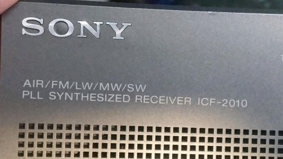 SONY ICF-2010, PLL Synthesized Receiver/Radio