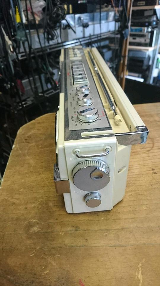 SHARP GF-7Z, Stereo Radio-Cassetten-Recorder, etwas DEFEKT!!