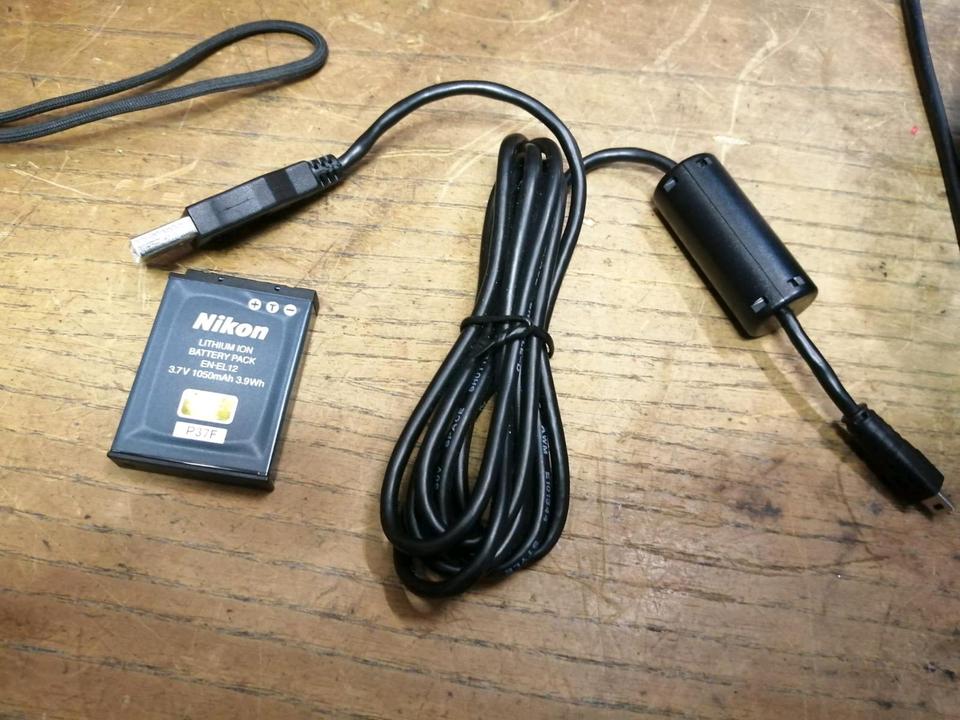 NIKON COOLPIX S6200, Digital-Kamera, OHNE Speicherkarte!!