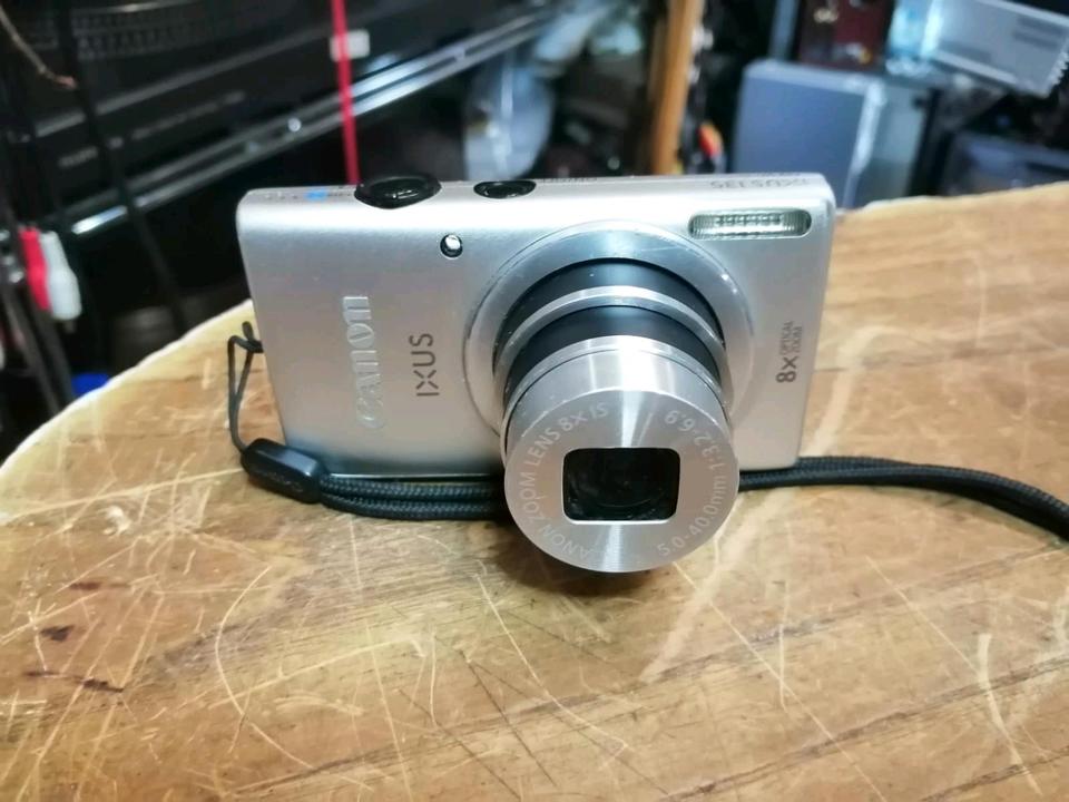 CANON IXUS 135, Digital-Kamera OHNE Speicherkarte!!