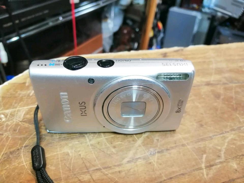 CANON IXUS 135, Digital-Kamera OHNE Speicherkarte!!