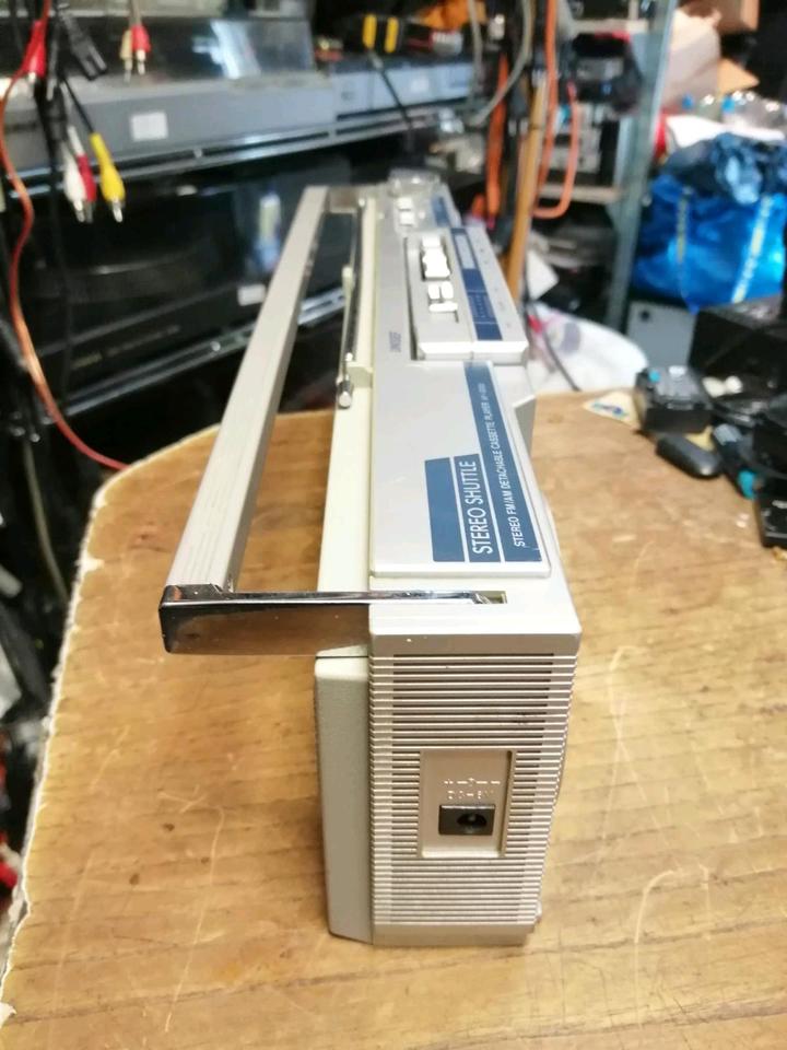 UNISEF AF-2000 Stereo Mini Radio-Cassetten-Recorder!!!