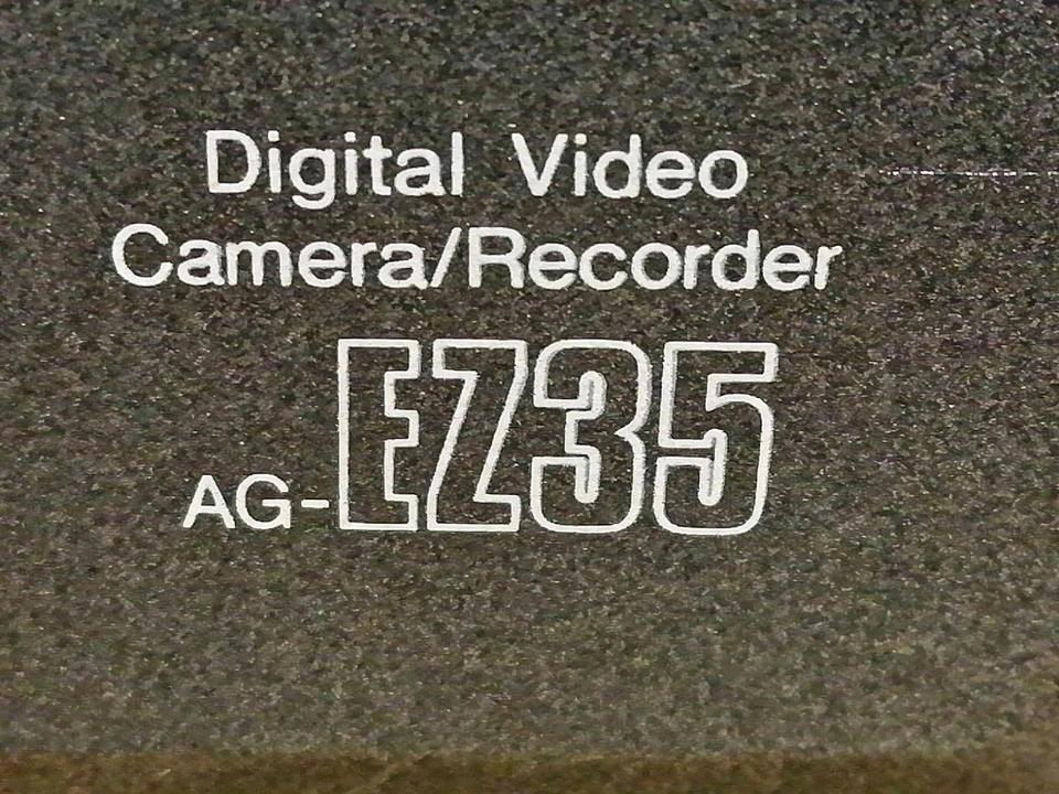 PANASONIC AG-EZ35E MiniDV-Videocamera mit Zubehör!!