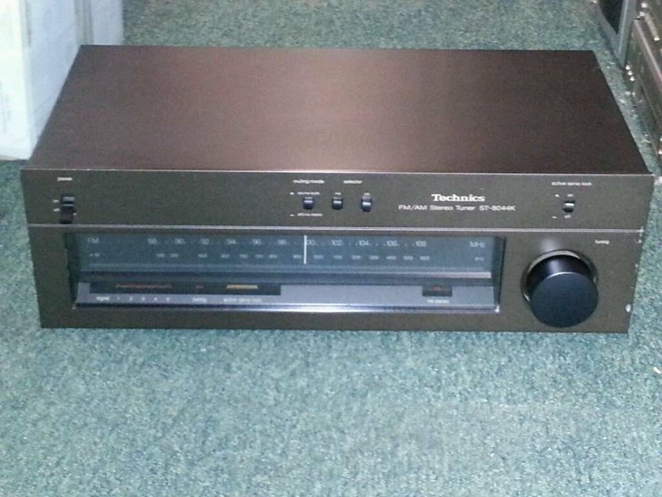 TECHNICS ST-8044K; FM/AM Tuner,sehr guter Zustand!