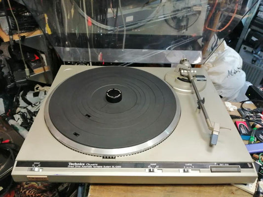 TECHNICS SL-Q300 Plattenspieler + EPC-P30 Nadelsystem!!!