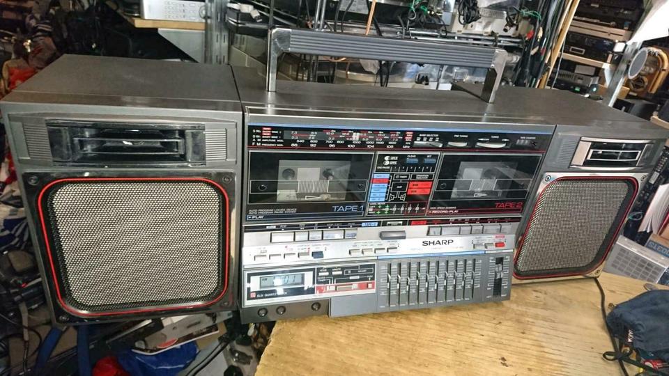 SHARP GF-800Z(D), Doppel-Radiocassetten-Recorder, etwas DEFEKT!