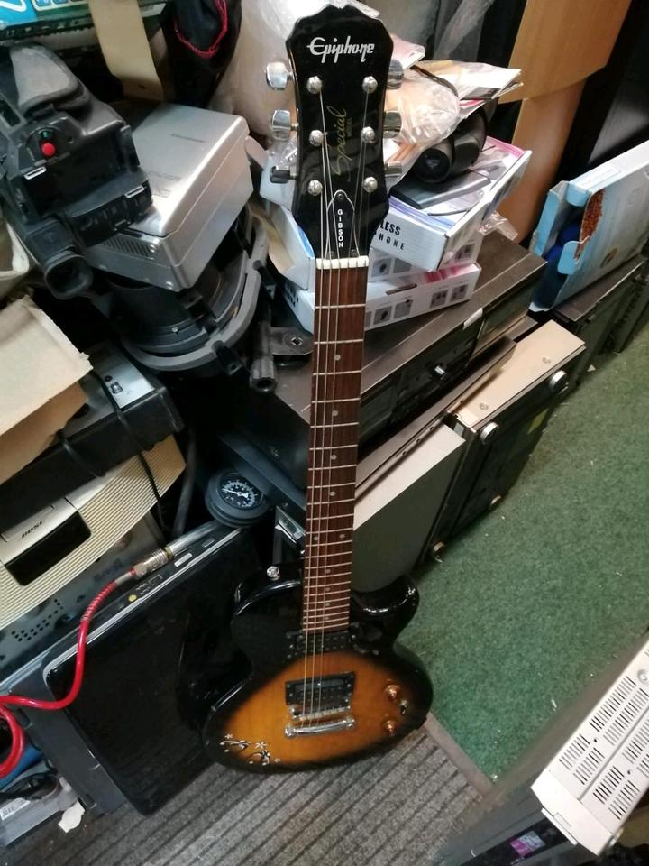 GIBSON Special Model von EPIPHONE, E-Gitarre mit 1 Tasche!!