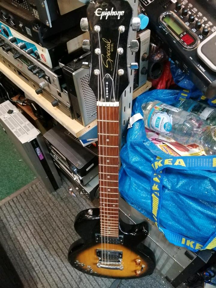 GIBSON Special Model von EPIPHONE, E-Gitarre mit 1 Tasche!!