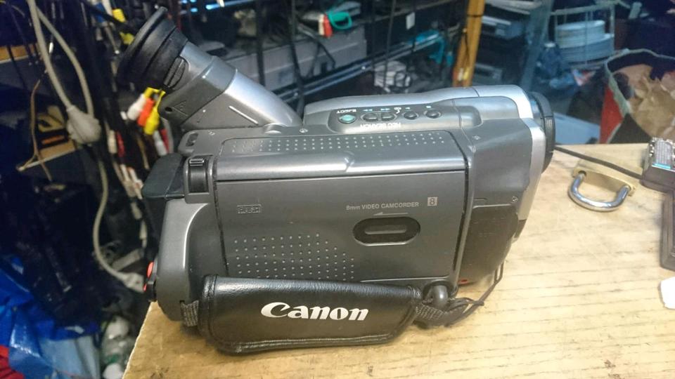 CANON UC-V 200E, Videocamera Hi8 und Video 8, Zubehör!!