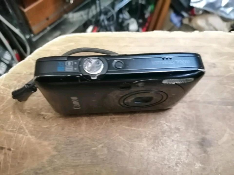 CANON IXUS 100, Digital-Kamera mit Zubehör, schwarz!