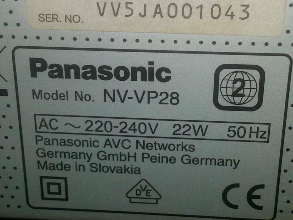 PANASONIC NV-VP28; DVD-Player/Videocassetten-Recorder,toll