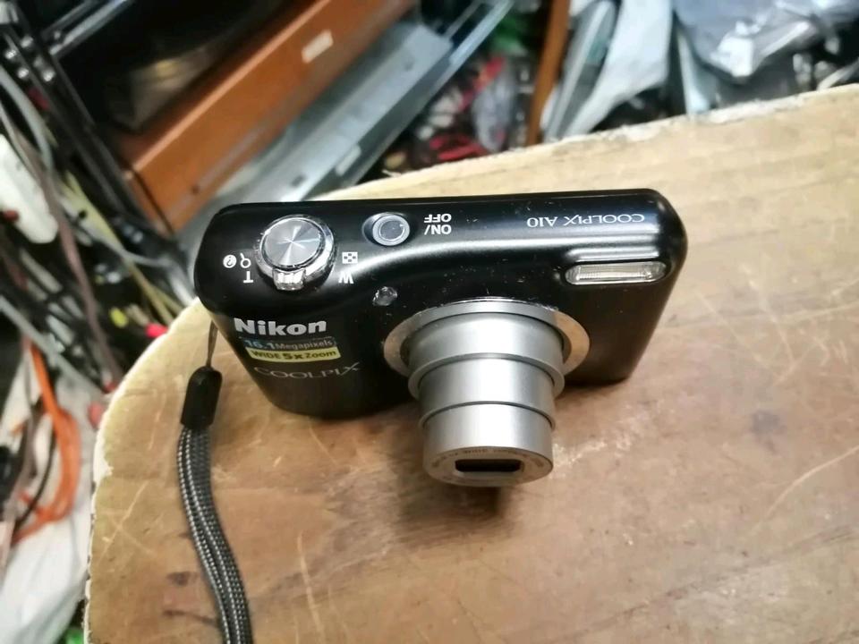 NIKON COOLPIX A10, Digital-Kamera OHNE Speicherkarte!