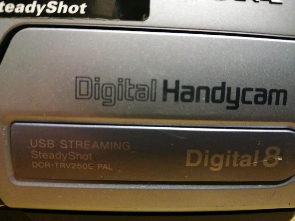 SONY DCR-TRV250E Videocamera Digital 8,guter Zustand!!!