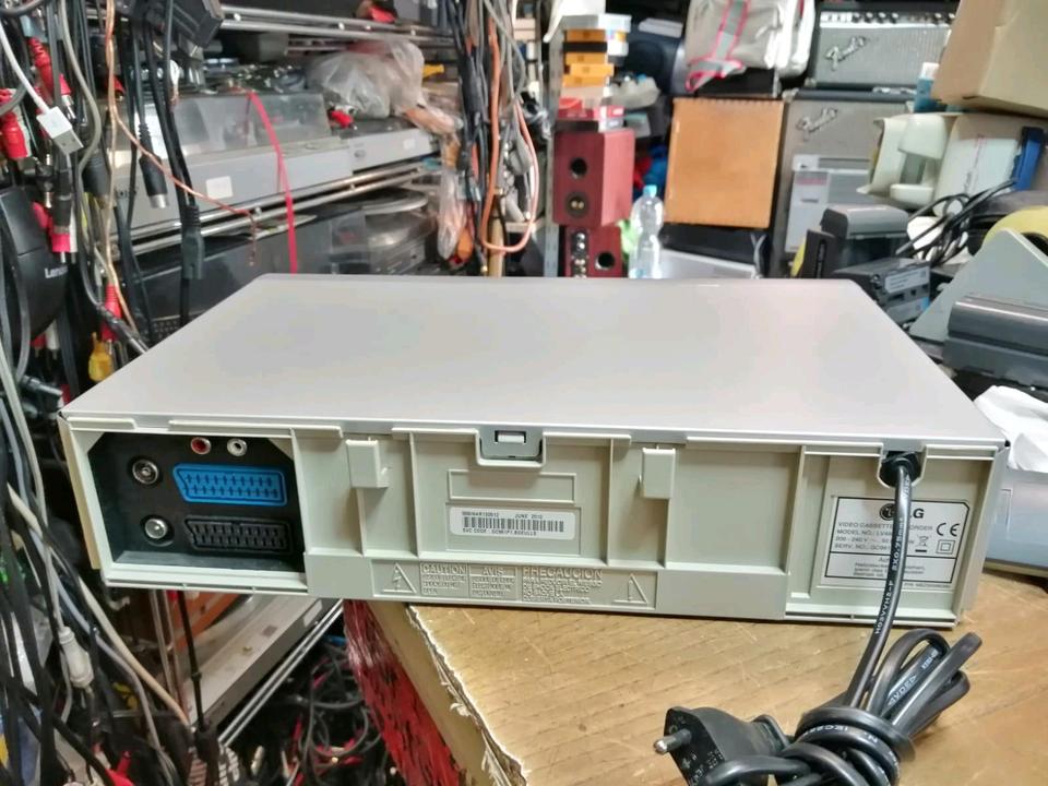LG LV4981, Videocassettenrecorder mit Original-Fernbedienung!!