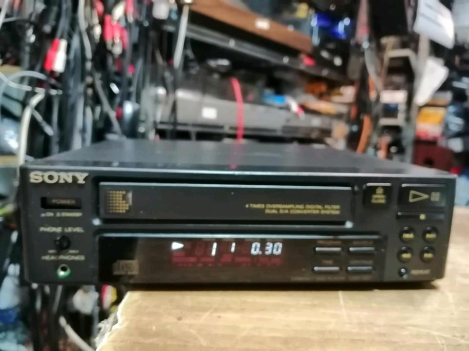 SONY CDP-S37, CD-Player OHNE Fernbedienung!!