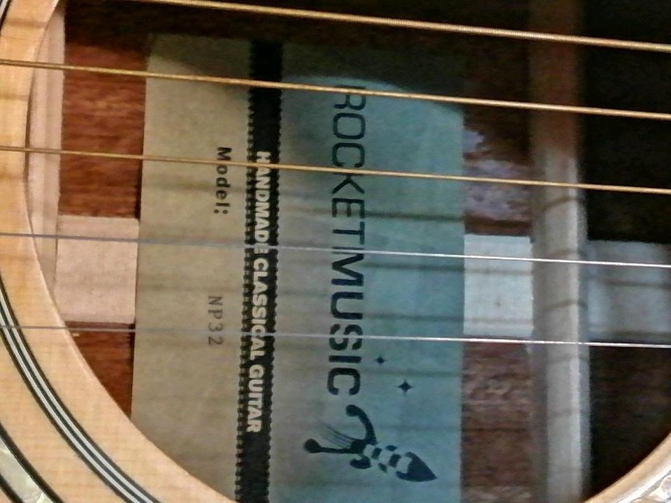 Rocketmusic NP32, Akustik-Gitarre!!