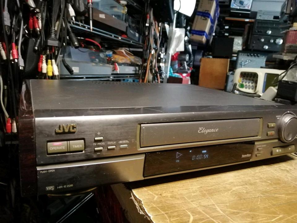 JVC HR-E226EG, Videocassettenrecorder, guter Zustand!!