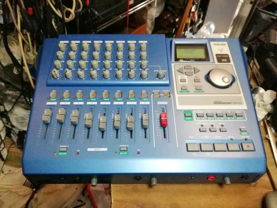 TASCAM DP-01, Mixer, DEFEKT!!!