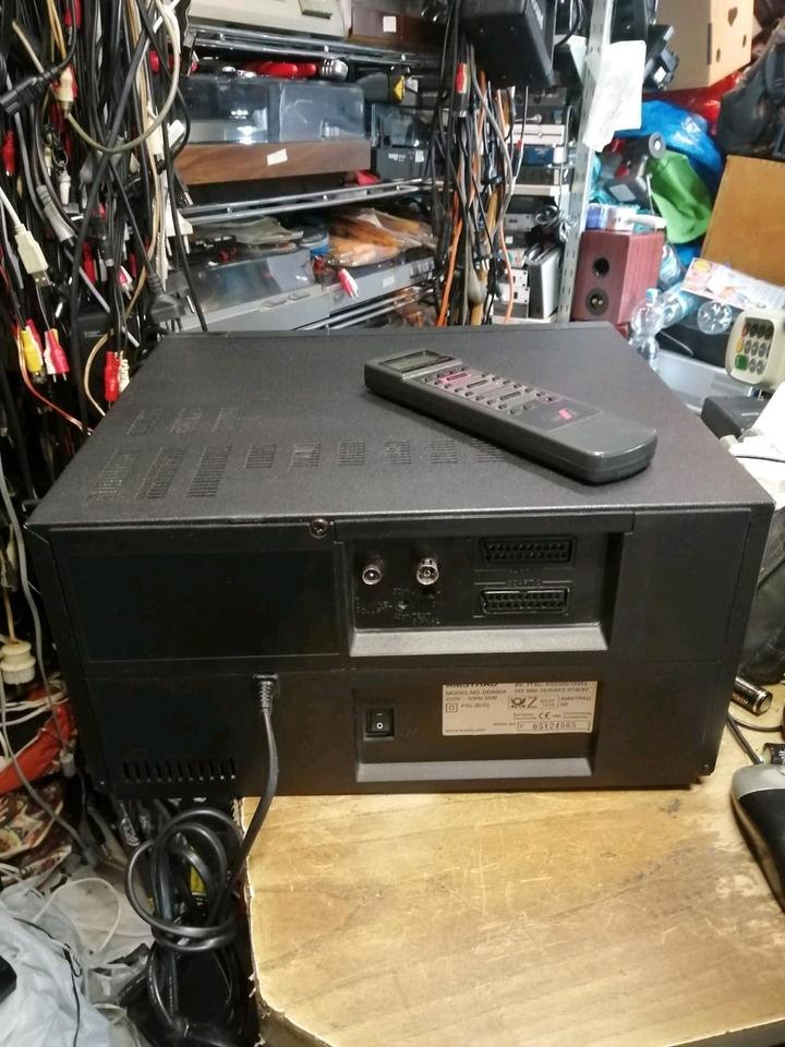 AMSTRAD DD8904, Doppel-Videocassettenrecorder, DEFEKT!,,
