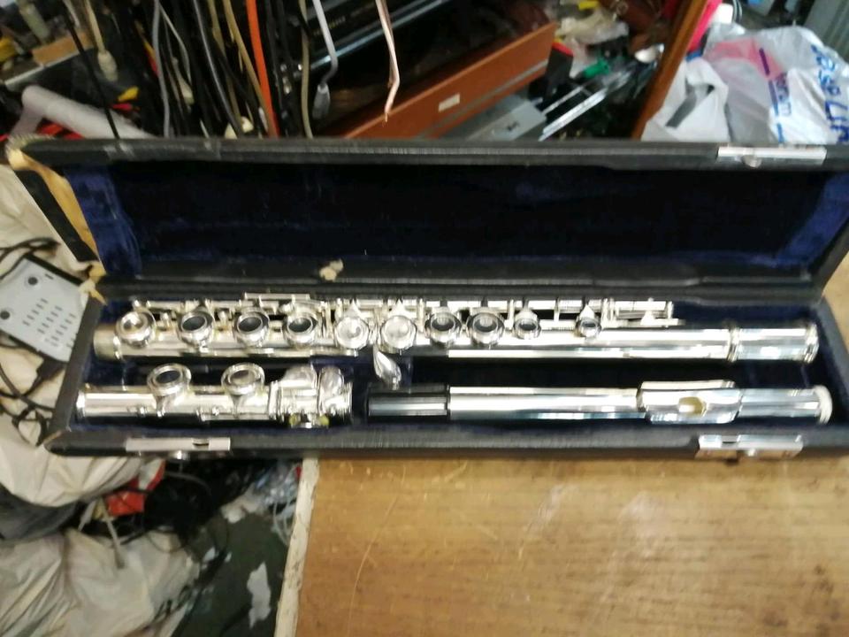 QUERFLÖTE "SOLO", mit Koffer (aber beschädigt)