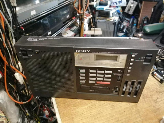 SONY ICF-2001, FM/AM PLL Synthesized Receiver, Universal-Adapter!