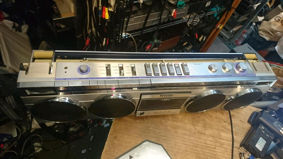 SANYO M7830LU, Radio-Cassetten-Recorder, etwas DEFEKT!!