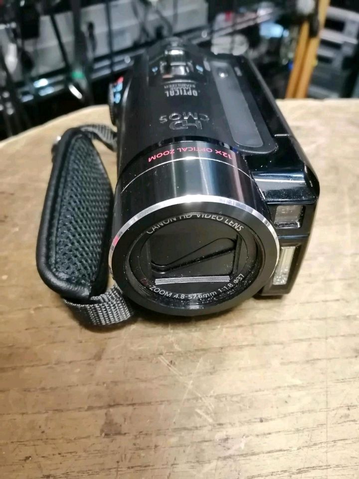 CANON VIXIA HF10A, Digital Videocamera mit Zubehör!!!