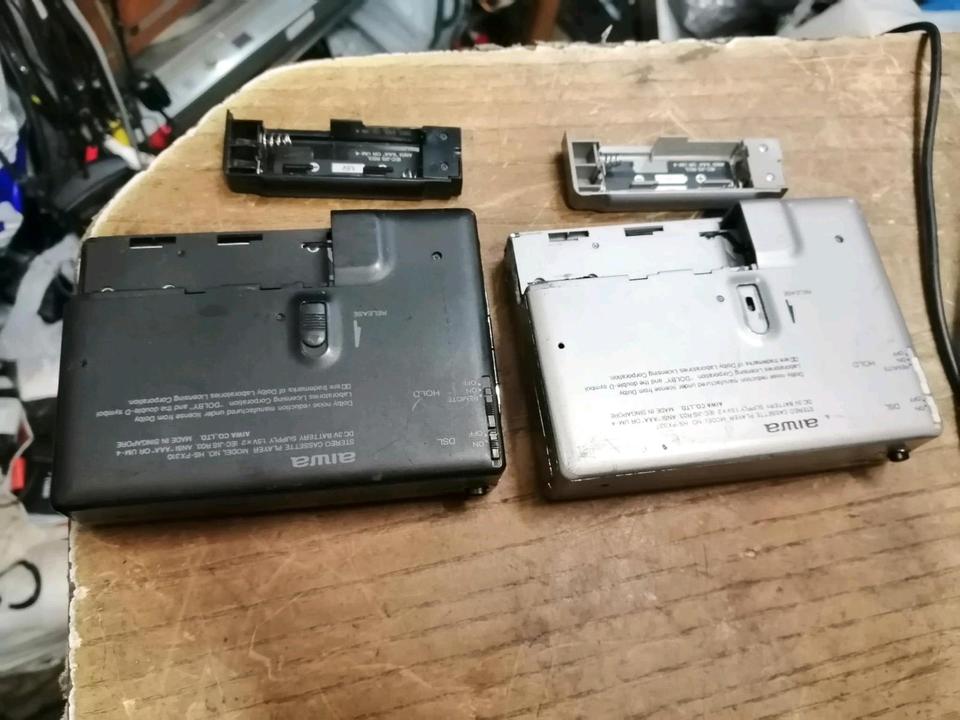 2 AIWA Walkman: HS-PX310 + HS-PX337, beide Walkman sind DEFEKT!!!