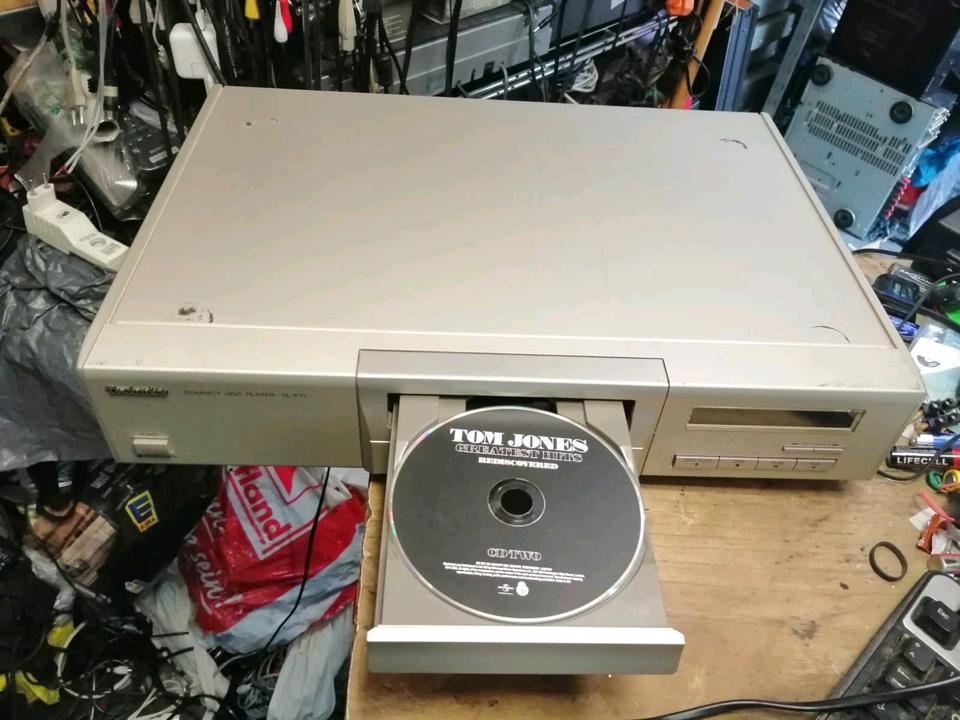 TECHNICS SL-E10, CD-Player, etwas DEFEKT!!