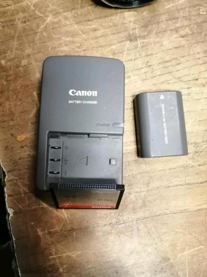 CANON EOS350 Da Digital, Digital-Kamera mit VOIGTLÄNDER Objektiv!
