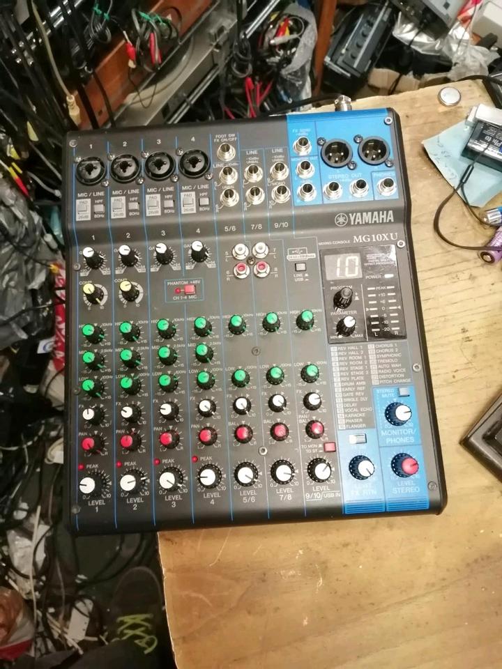 YAMAHA MG10XU, Mixer mit Original-Adapter!!!