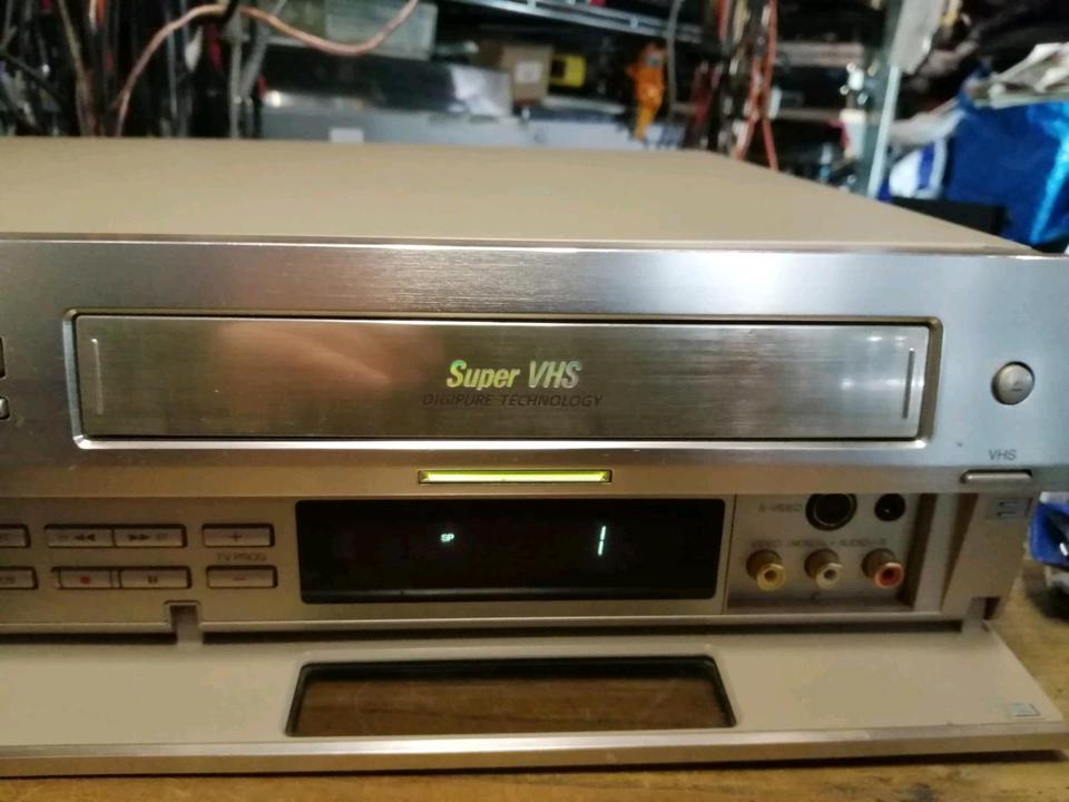 JVC HR-DVS1EU, -VHS-Recorder + Mini-DV-Recorder, etwas DEFEKT!