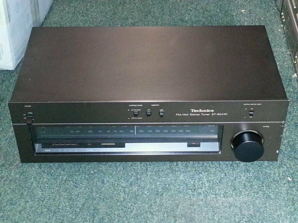 TECHNICS ST-8044K; FM/AM Tuner,sehr guter Zustand!