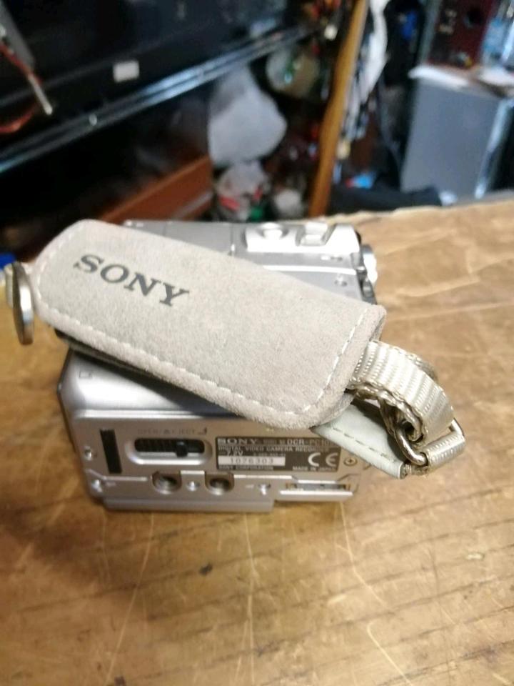 SONY DCR-PC109E, MiniDV-Videocamera mit Zubehör, guter Zustand!!  XXXXXXX