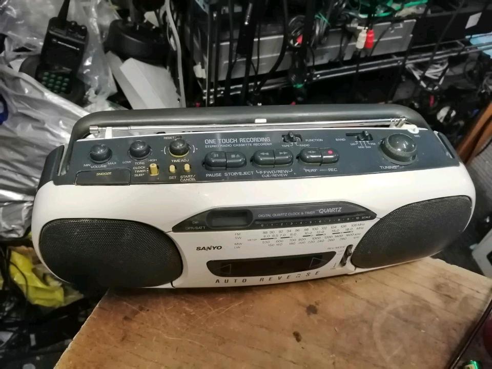SANYO MS380L, Radio-Cassetten-Recorder, etwas DEFEKT!!! Q
