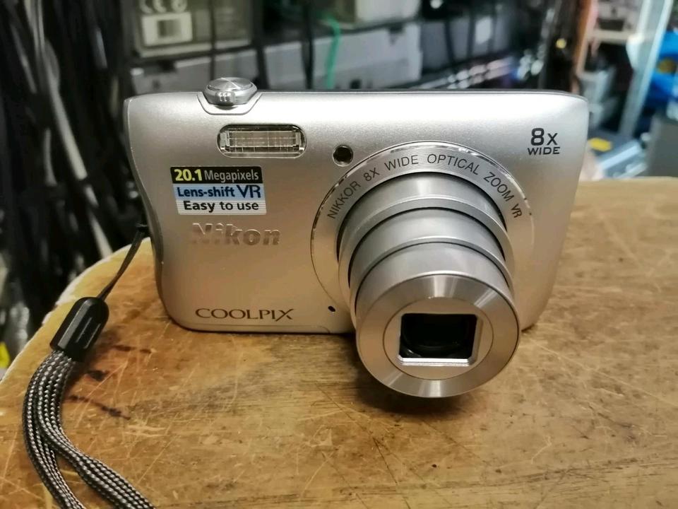 NIKON COOLPIX S3700, Digital-Kamera mit Zubehör, guter Zustand!!