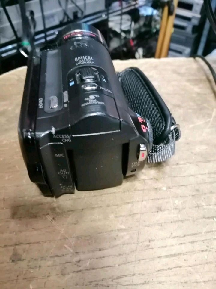 CANON VIXIA HF10A, Digital Videocamera mit Zubehör!!!