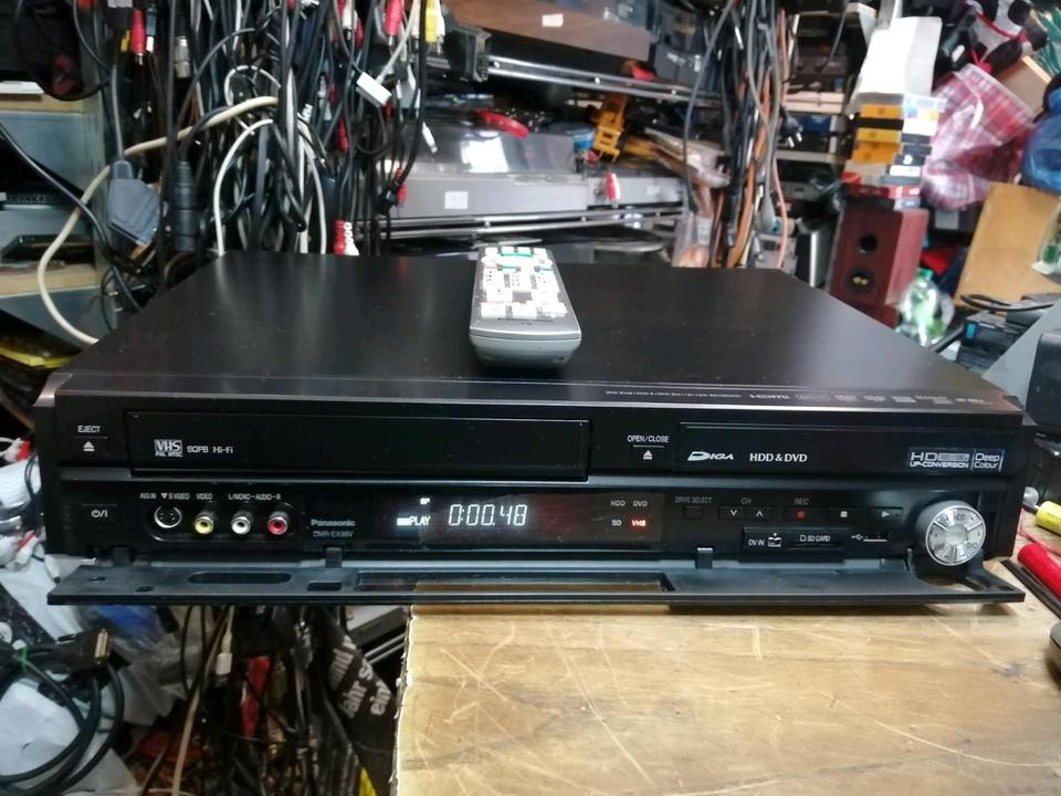 AnzeigePANASONIC DMR-EX98V, DVD-VHS-HDD-Recorder, 250 GB, guter Zustand!