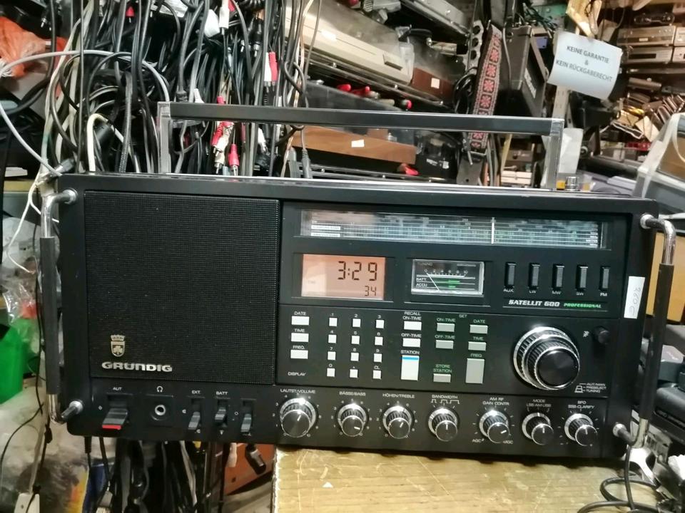 GRUNDIG 600 Professional, Radio, etwas DEFEKT!!
