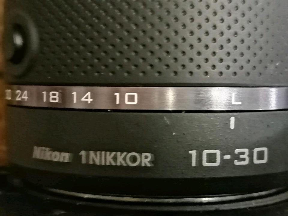 NIKON 1 V1, Digital-Kamera mit Zubehör + Objektiv!!!