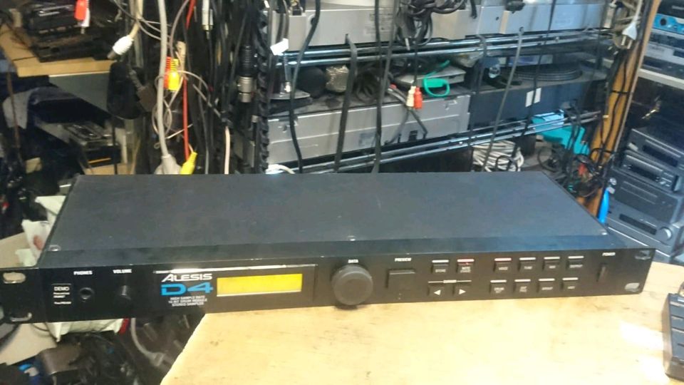 ALESIS D4, 16 BIT DRUM MODULE, mit Universal-Adapter!!