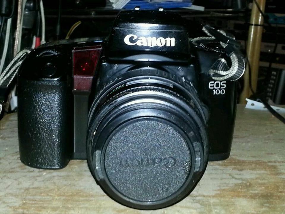 Canon EOS 100, Camera + Objektiv VIVITAR 28-70 mm