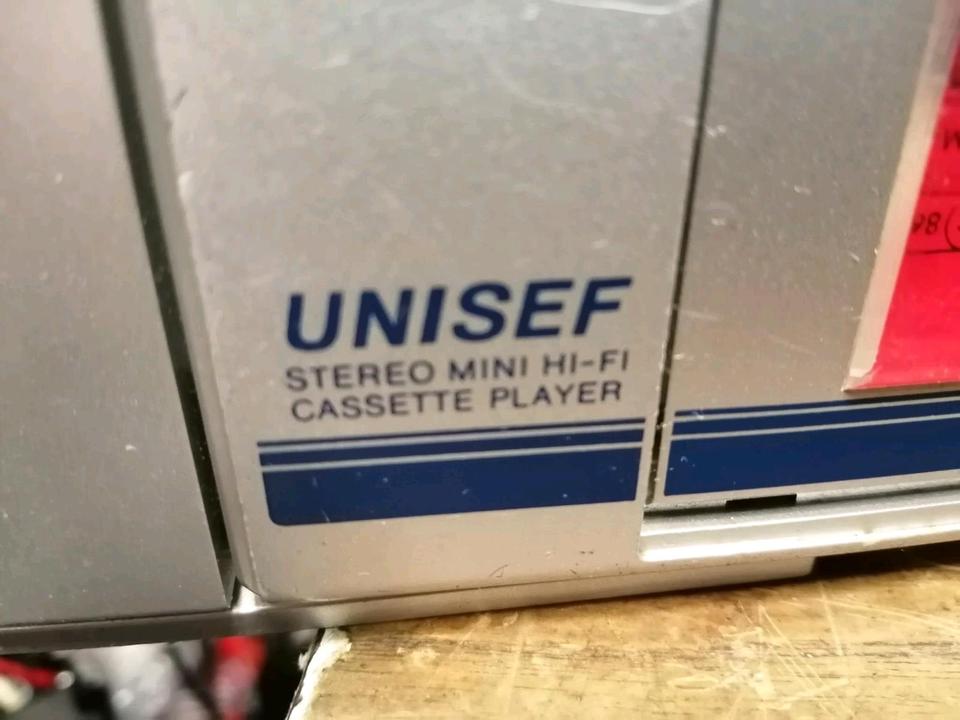 UNISEF AF-2000 Stereo Mini Radio-Cassetten-Recorder!!!