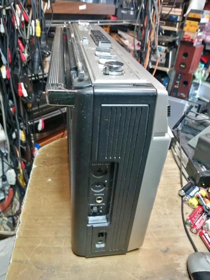 SHARP GF-8585H, Radio-Cassetten-Recorder, etwas DEFEKT!!!