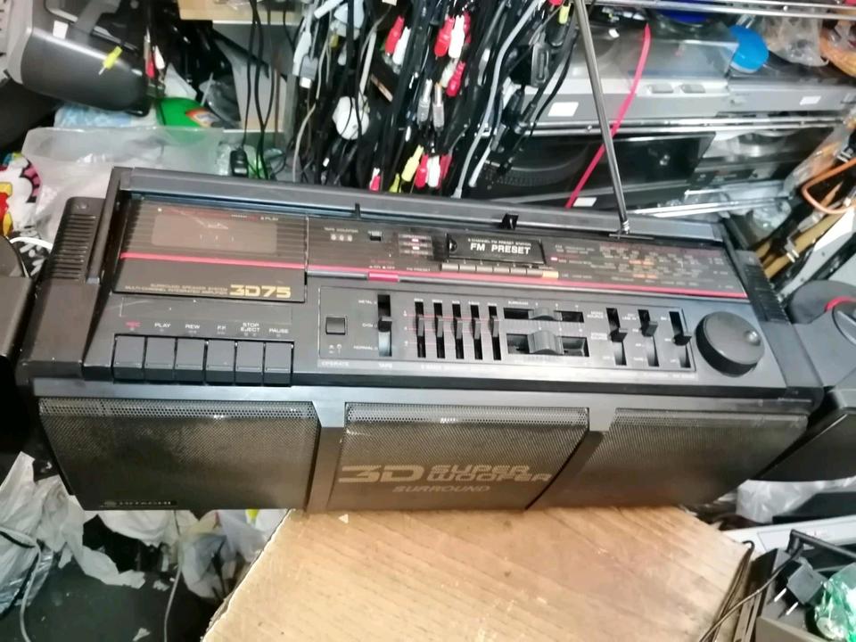 HITACHI TRK-3D75E, Ghettoblaster, etwas DEFEKT!!