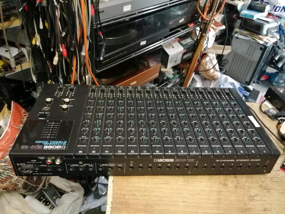 BOSS BX-16, 16 Channel Stereo Mixer mit Original-Adapter!!