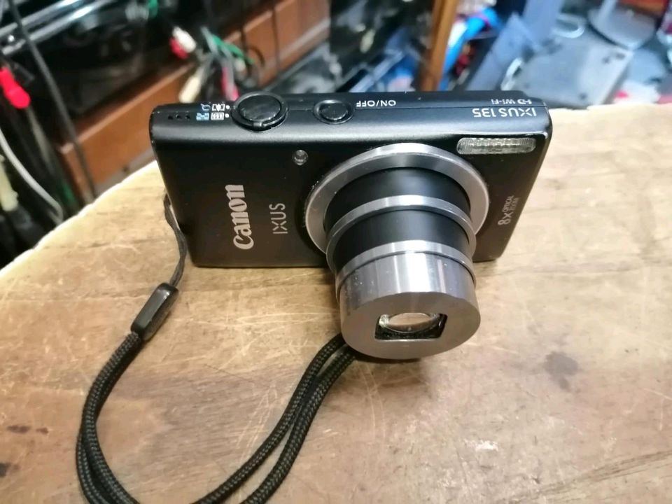 CANON IXUS 135, Digital-Kamera mit Zubehör!! Guter Zustand!