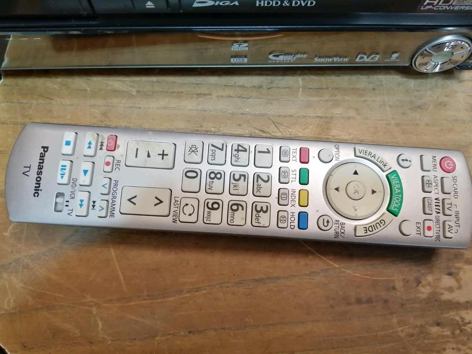 AnzeigePANASONIC DMR-EX98V, DVD-VHS-HDD-Recorder, 250 GB, guter Zustand!