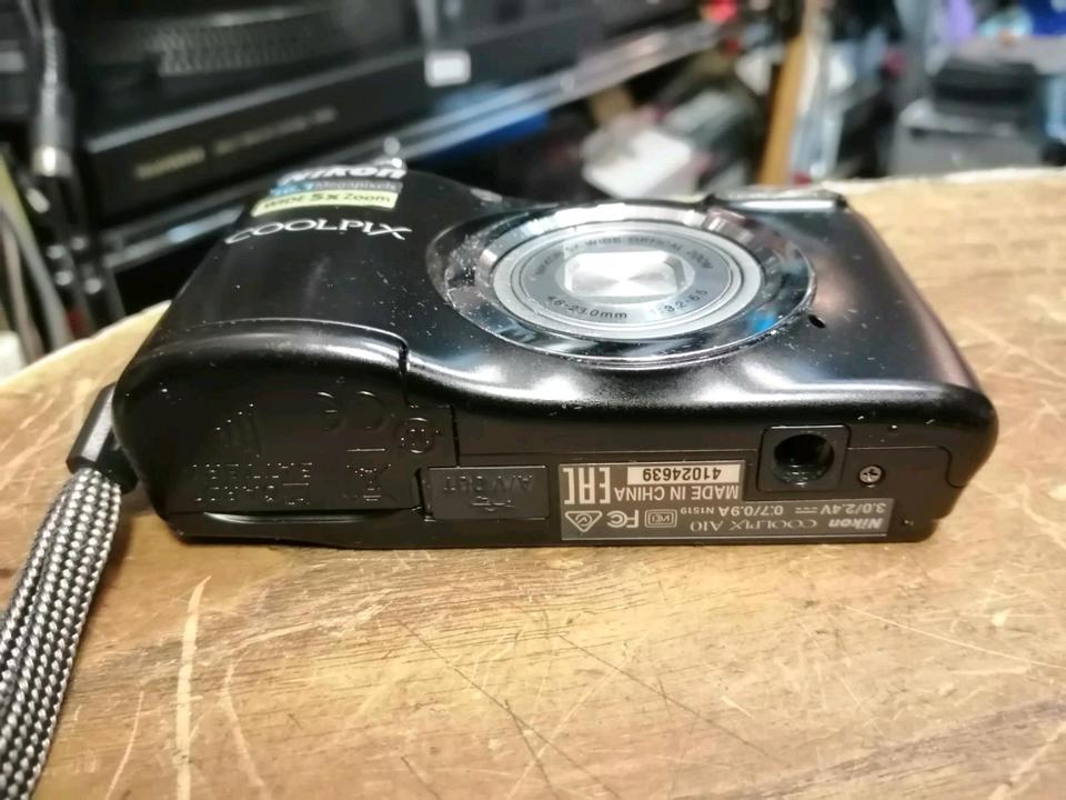 NIKON COOLPIX A10, Digital-Kamera OHNE Speicherkarte!